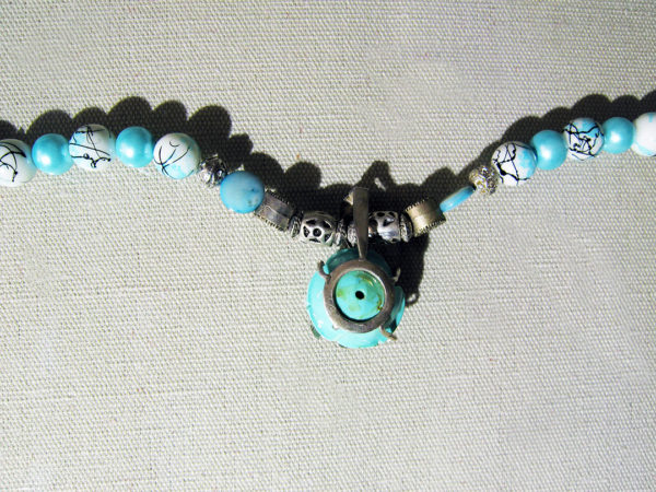 Turquoize and Silver Necklace - Image 2