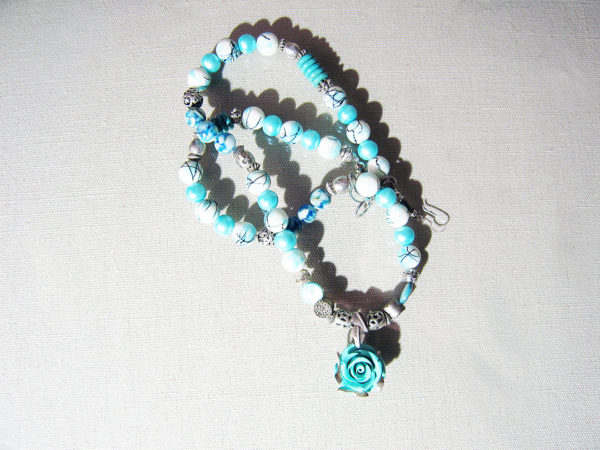 Turquoize and Silver Necklace - Image 5