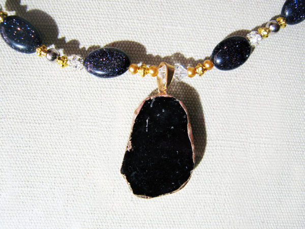 Rough Quartz With Gold Plated Enclosure Necklace - Image 3